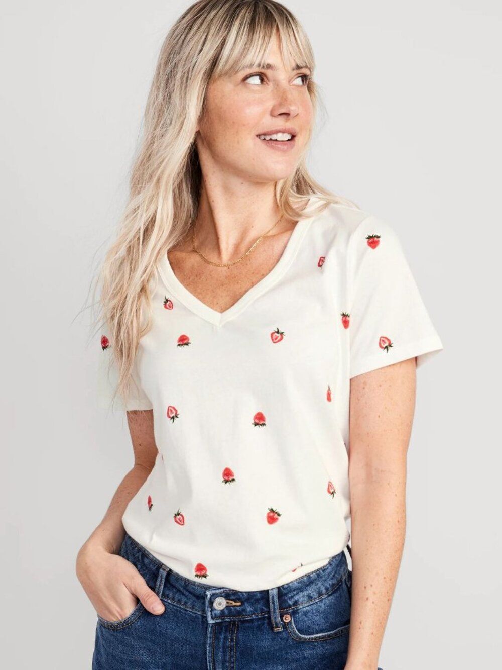 Old Navy Everywhere Cotton Strawberry Print V Neck Tee Size Small